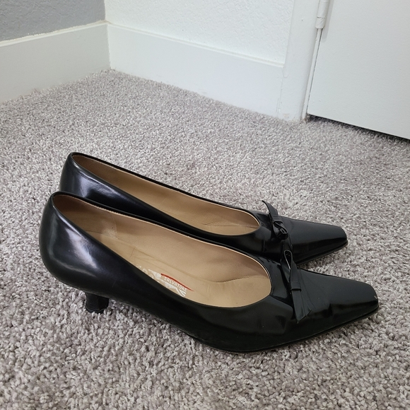 Salvatore Ferragamo Shoes - Salvatore Ferragamo kitten pumps